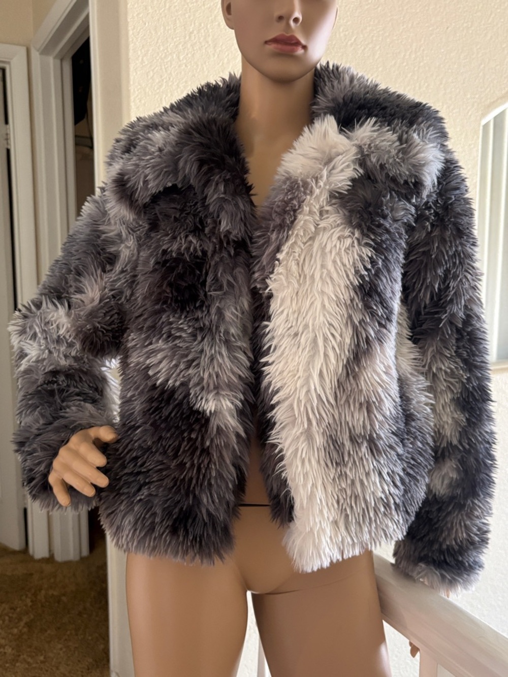 wild fable Plush Faux-Fur Jacket in Gray and White